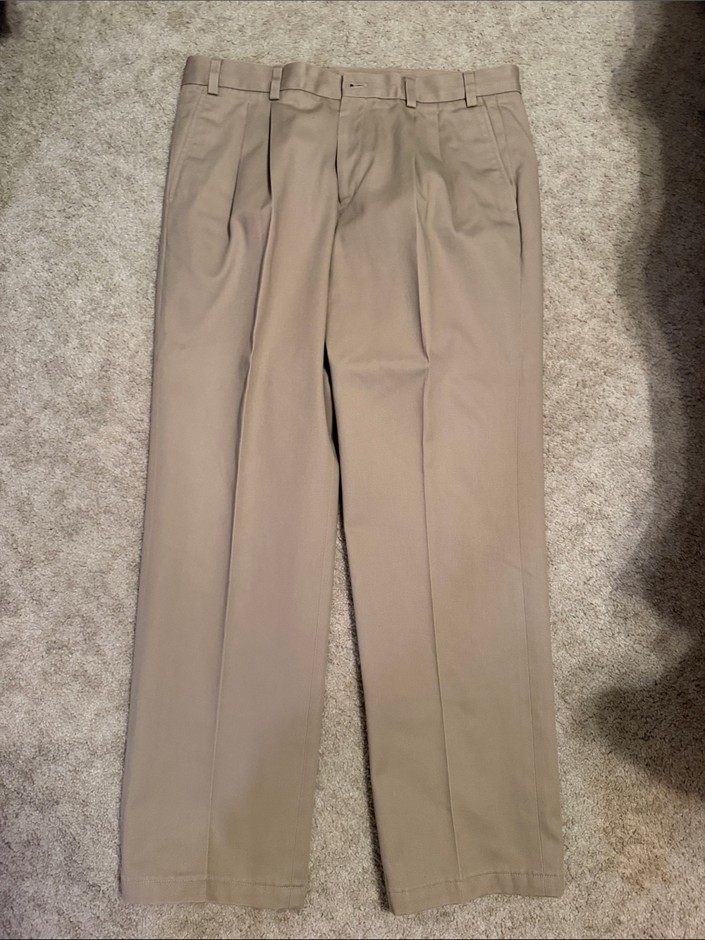 Eddie Bauer Men's Pleated Dress Pants in Khaki